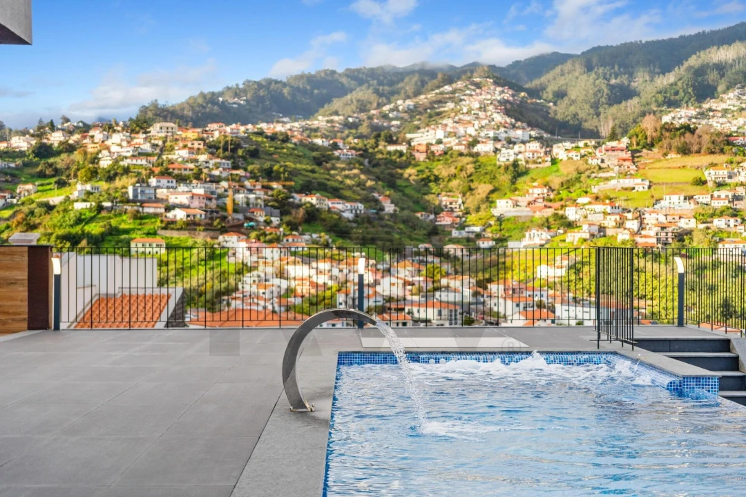 Moradia T4 para Venda em Santo Antonio Foto 12