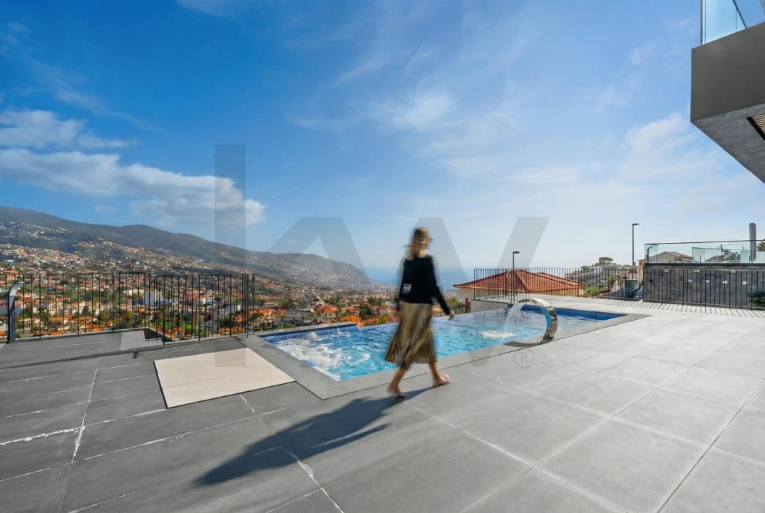 Moradia T4 para Venda em Santo Antonio Foto 2