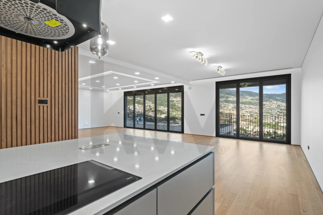 Moradia T4 para Venda em Santo Antonio Foto 17