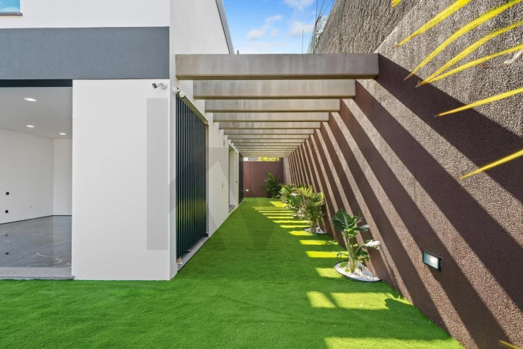 Moradia T4 para Venda em Santo Antonio Foto 6