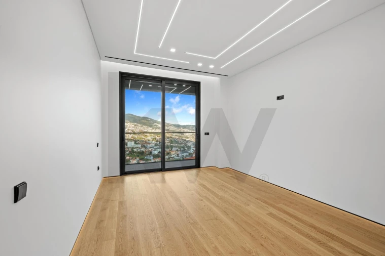 Moradia T4 para Venda em Santo Antonio Foto 36