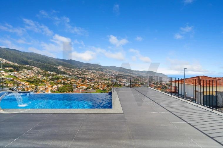 Moradia T4 para Venda em Santo Antonio Foto 9