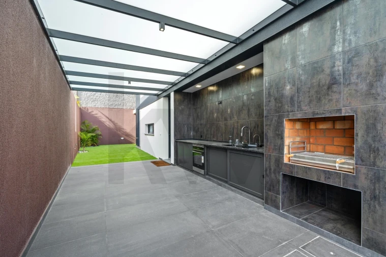 Moradia T4 para Venda em Santo Antonio Foto 66