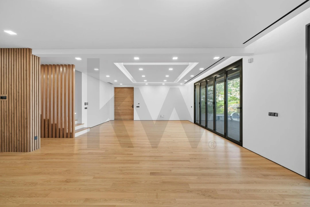 Moradia T4 para Venda em Santo Antonio Foto 14