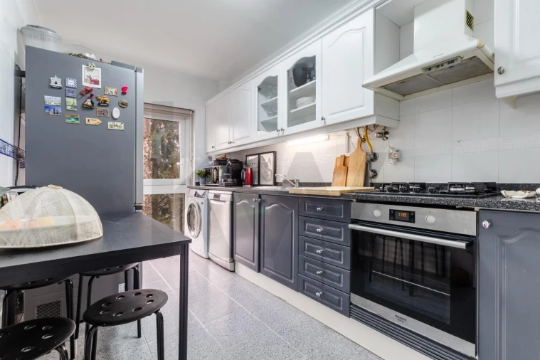 Apartamento T2 para Venda em Carnaxide e Queijas Foto 9