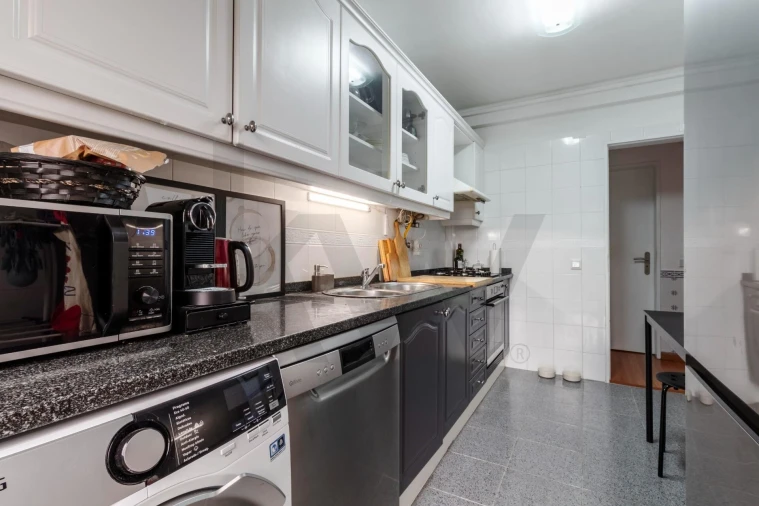 Apartamento T2 para Venda em Carnaxide e Queijas Foto 11