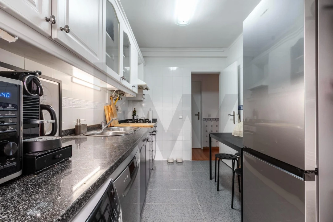 Apartamento T2 para Venda em Carnaxide e Queijas Foto 13