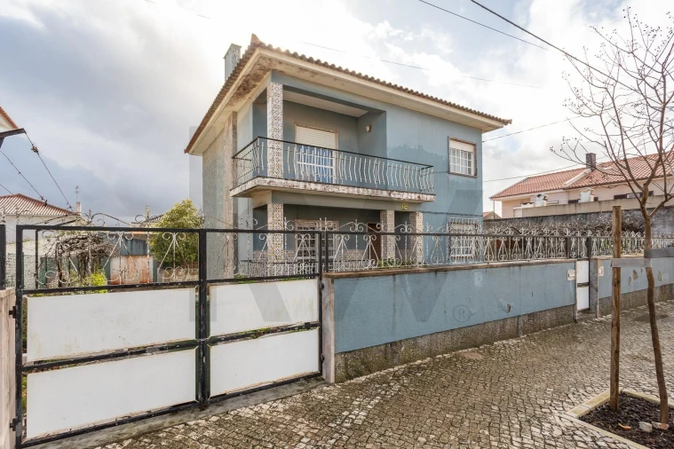 Moradia T5 para Venda em Algueirão-Mem Martins Foto 2
