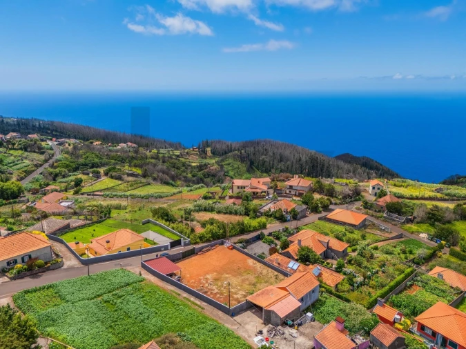 Terreno para Venda em Achadas da Cruz Foto 1