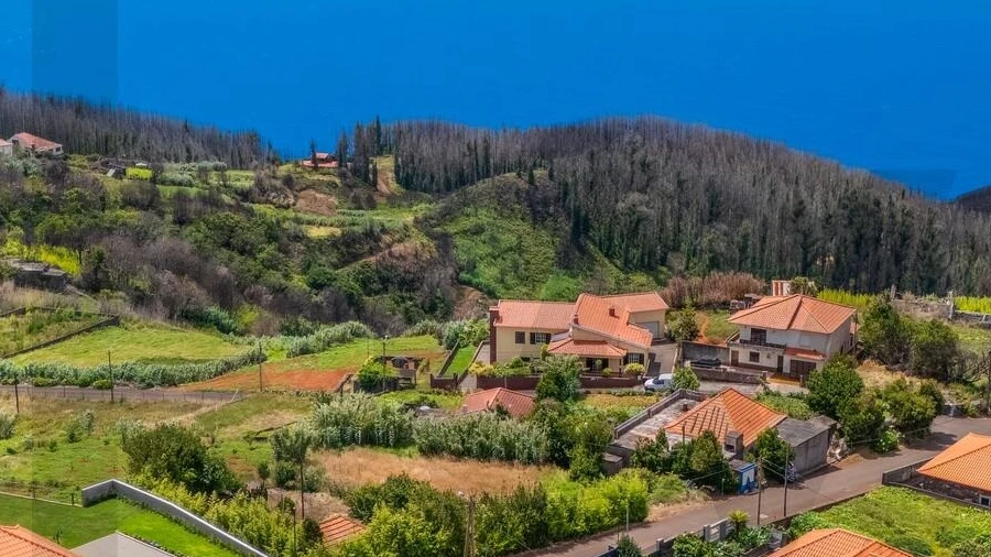 Terreno para Venda em Achadas da Cruz