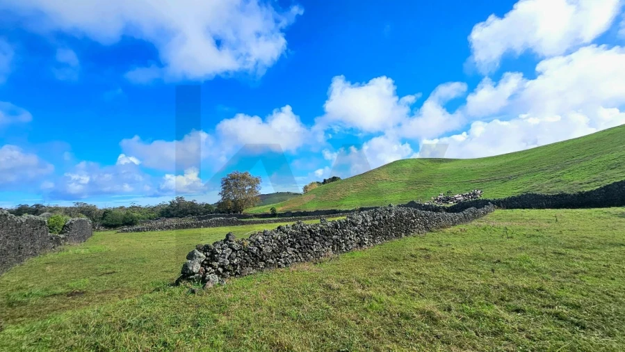 Terreno para Venda em Rabo de Peixe Foto 8