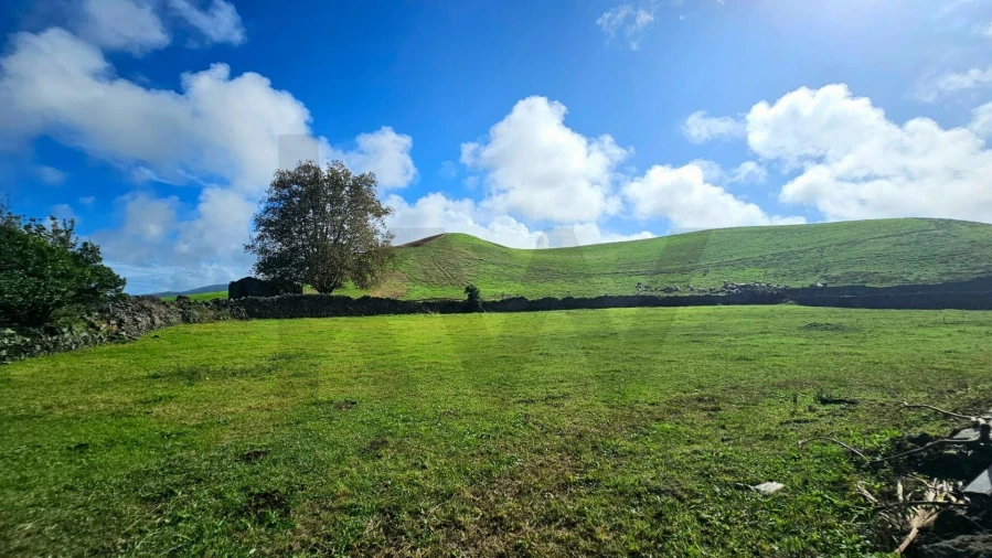 Terreno para Venda em Rabo de Peixe Foto 5