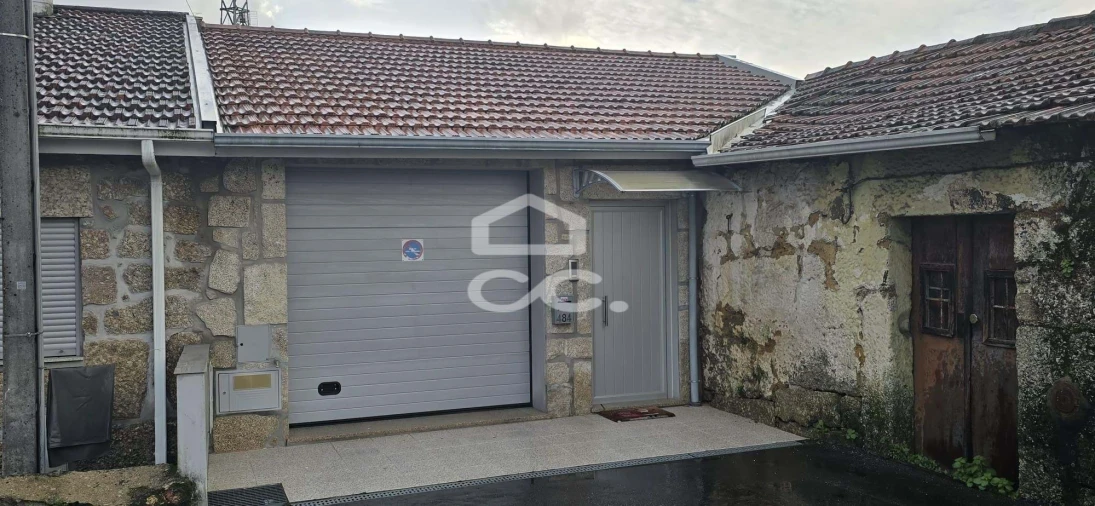 Moradia T3 para Venda em Selho (São Cristovão)