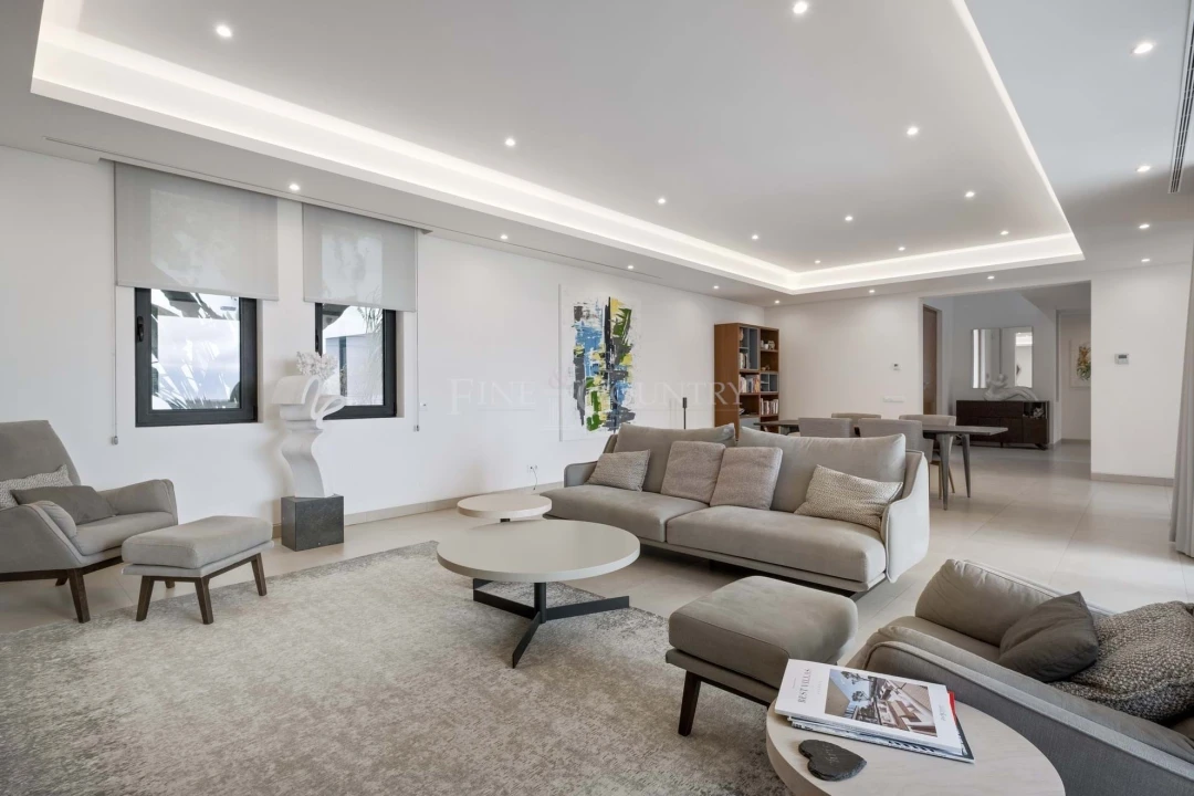 Moradia T4 para Venda em Almancil Foto 8