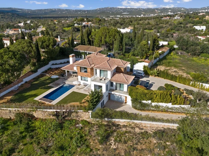 Moradia T4 para Venda em Almancil Foto 14