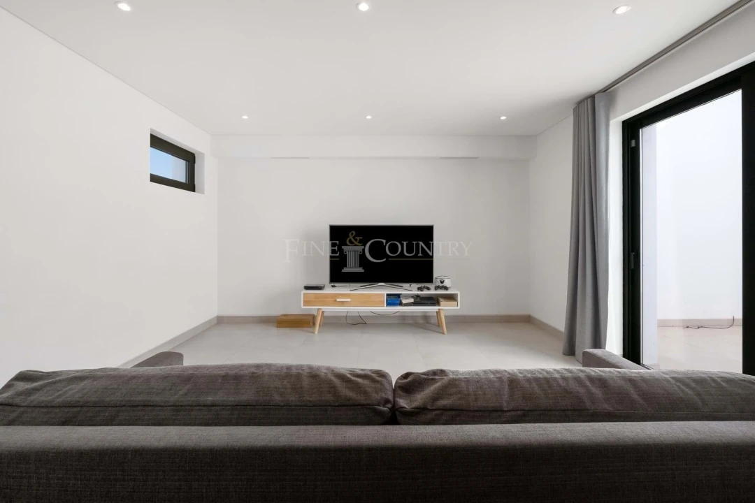 Moradia T4 para Venda em Almancil Foto 37