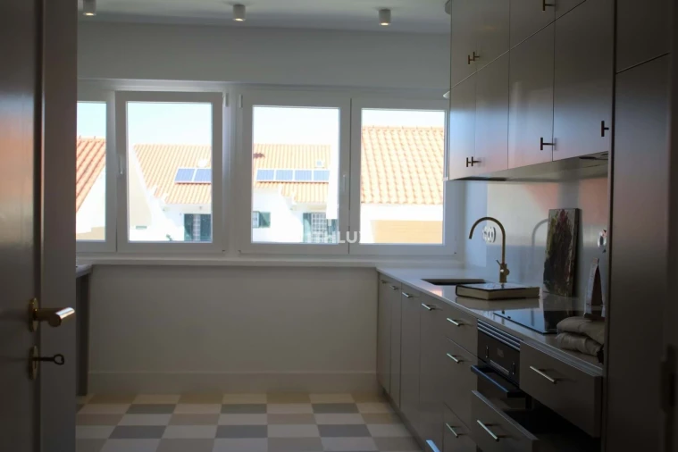 Apartamento T2 para Arrendamento em Oeiras e São Julião da Barra, Paço de Arcos e Caxias Foto 2