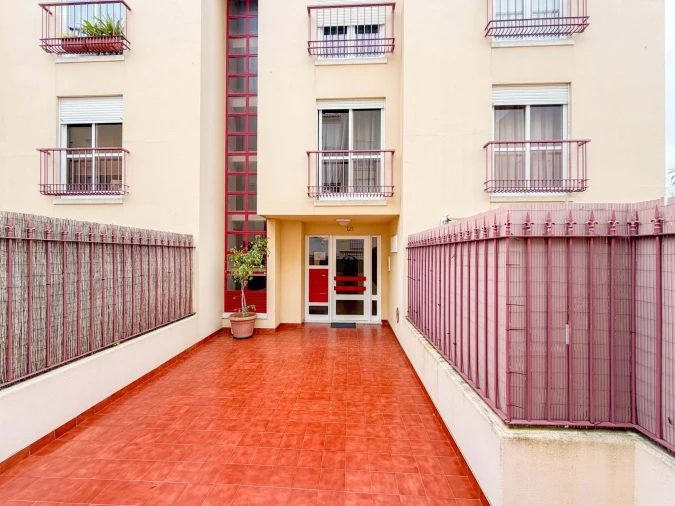 Apartamento T1 para Venda em Carcavelos e Parede Foto 22