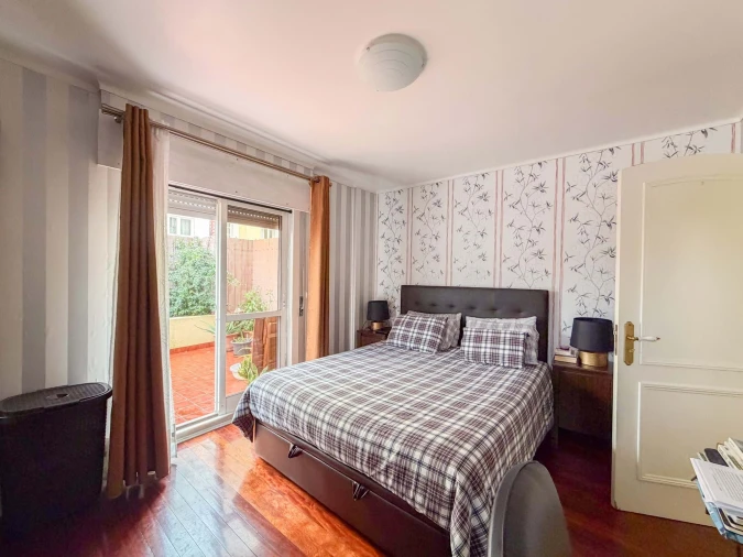 Apartamento T1 para Venda em Carcavelos e Parede Foto 13