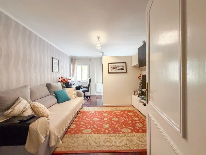 Apartamento T1 para Venda em Carcavelos e Parede Foto 2