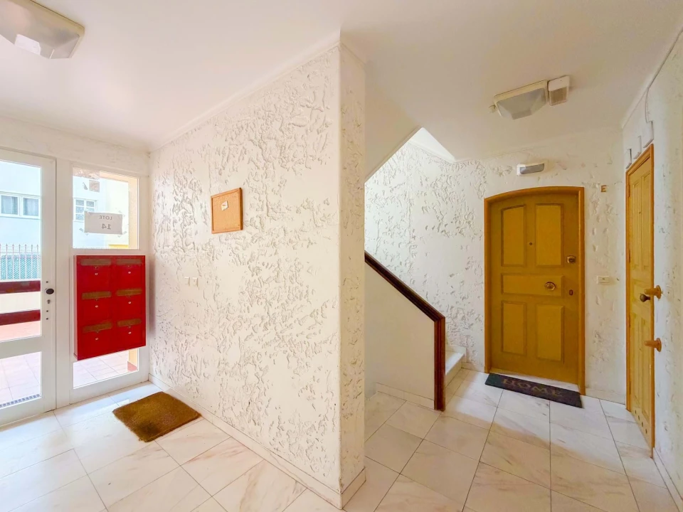 Apartamento T1 para Venda em Carcavelos e Parede Foto 20