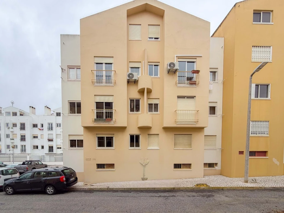 Apartamento T1 para Venda em Carcavelos e Parede Foto 25