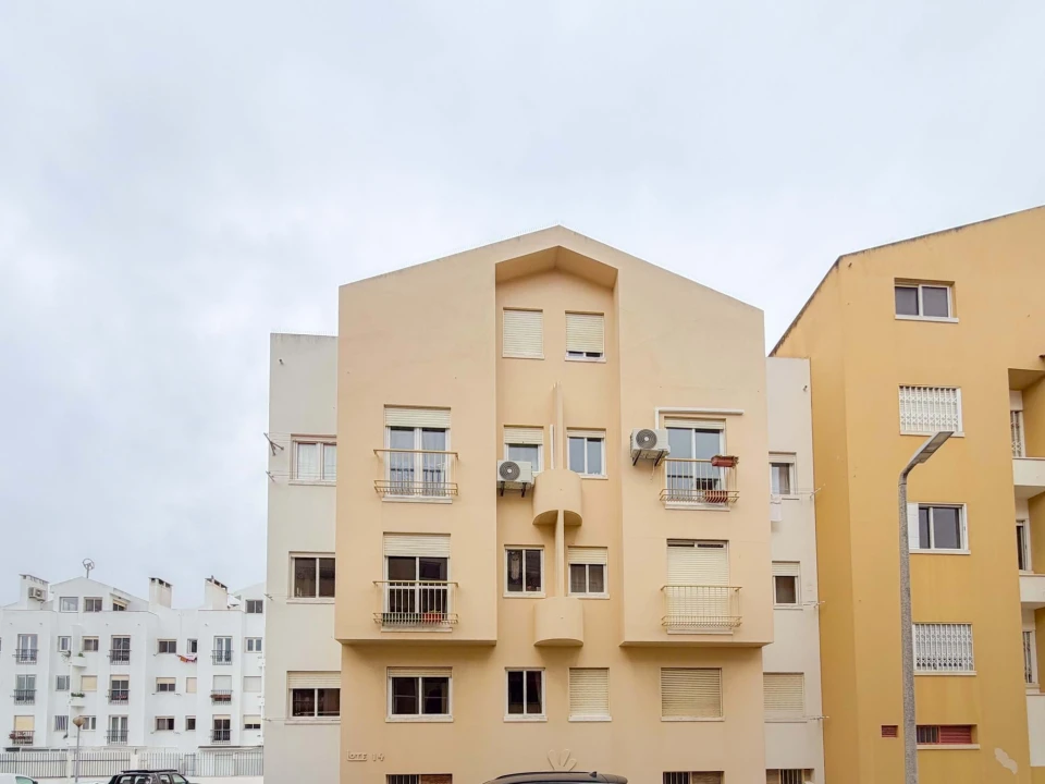 Apartamento T1 para Venda em Carcavelos e Parede Foto 24