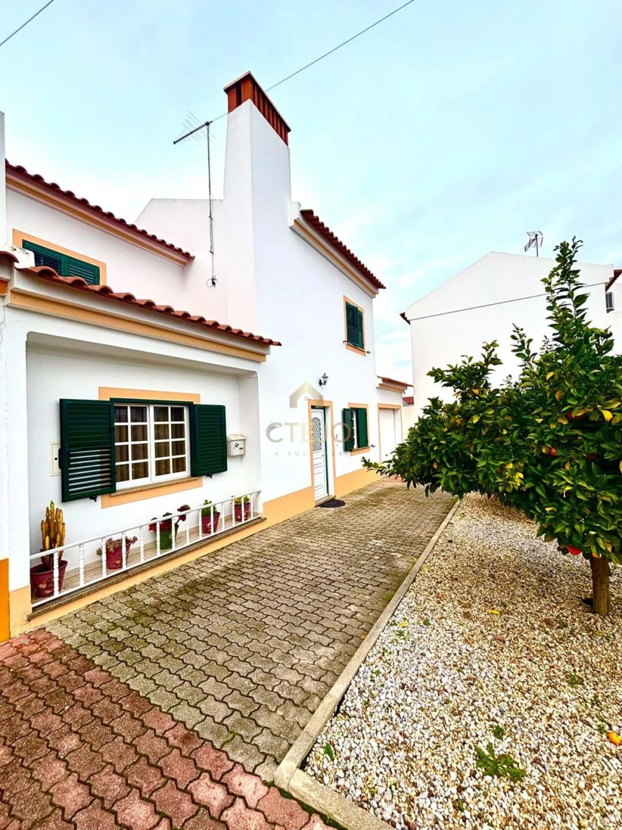 Moradia T4 para Venda em Alvalade Foto 2