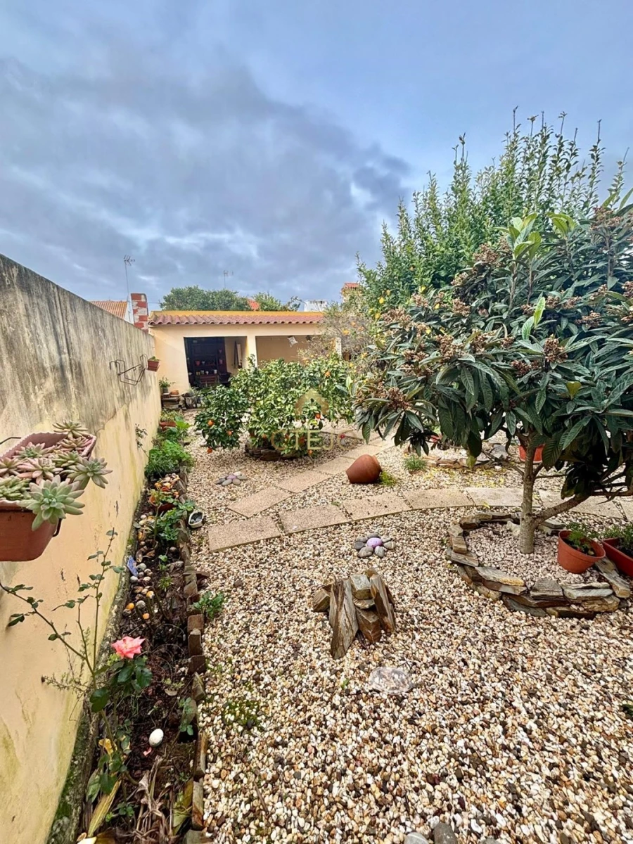 Moradia T4 para Venda em Alvalade Foto 18