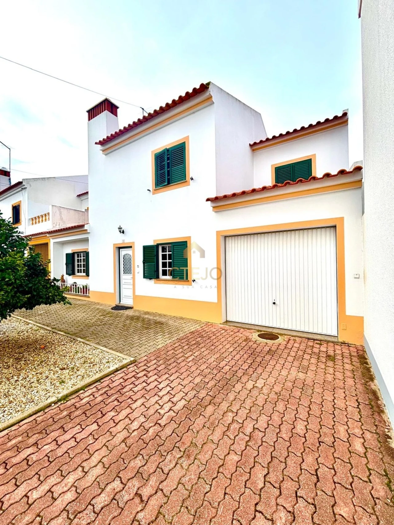 Moradia T4 para Venda em Alvalade Foto 1