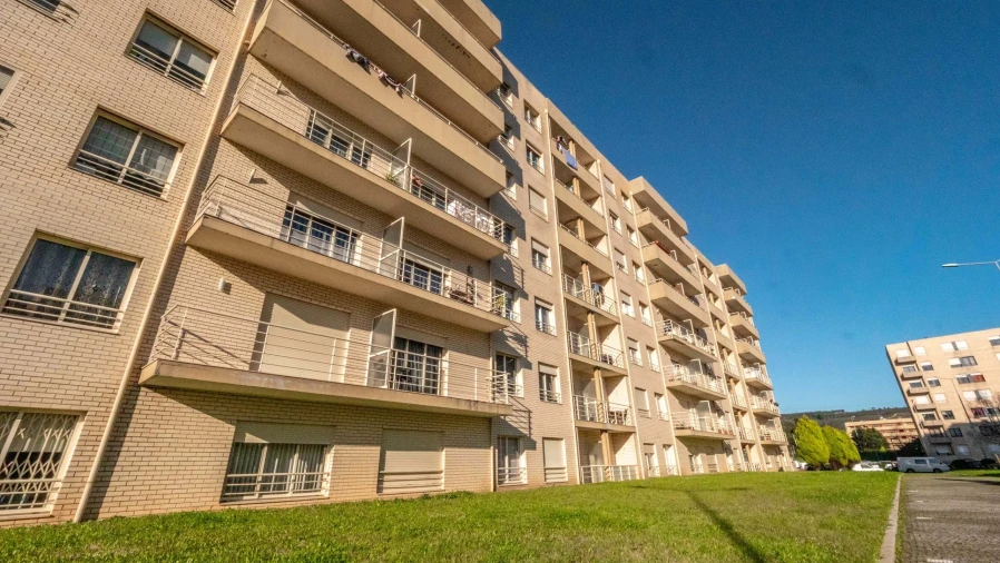 Apartamento T2 para Venda em Valongo Foto 2