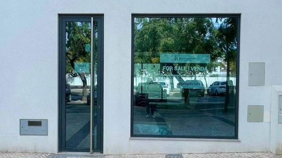 Negócio para Venda em Quarteira