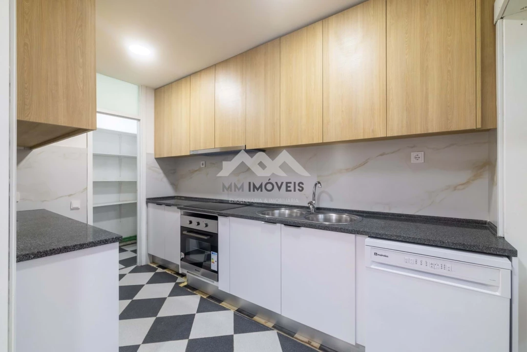 Apartamento T4 para Venda em Bougado (São Martinho e Santiago) Foto 16