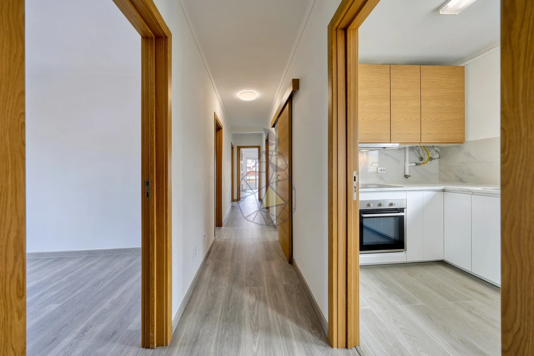 Apartamento T3 para Venda em Portimão Foto 3