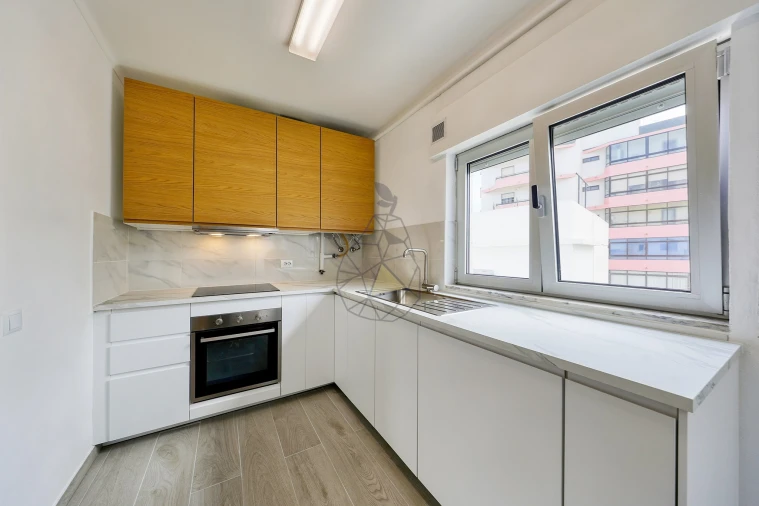 Apartamento T3 para Venda em Portimão Foto 4