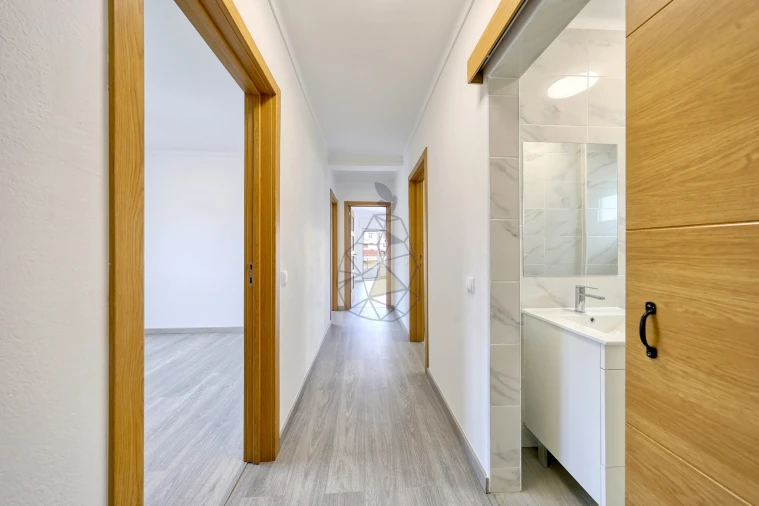 Apartamento T3 para Venda em Portimão Foto 13