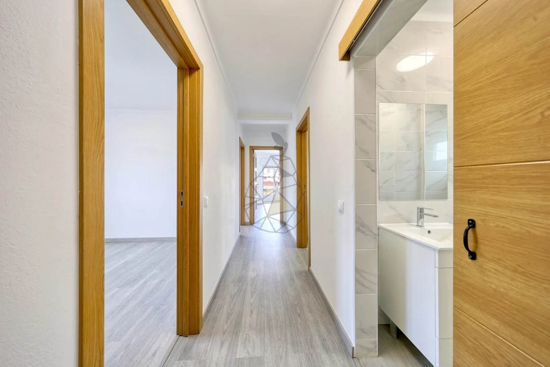 Apartamento T3 para Venda em Portimão Foto 13