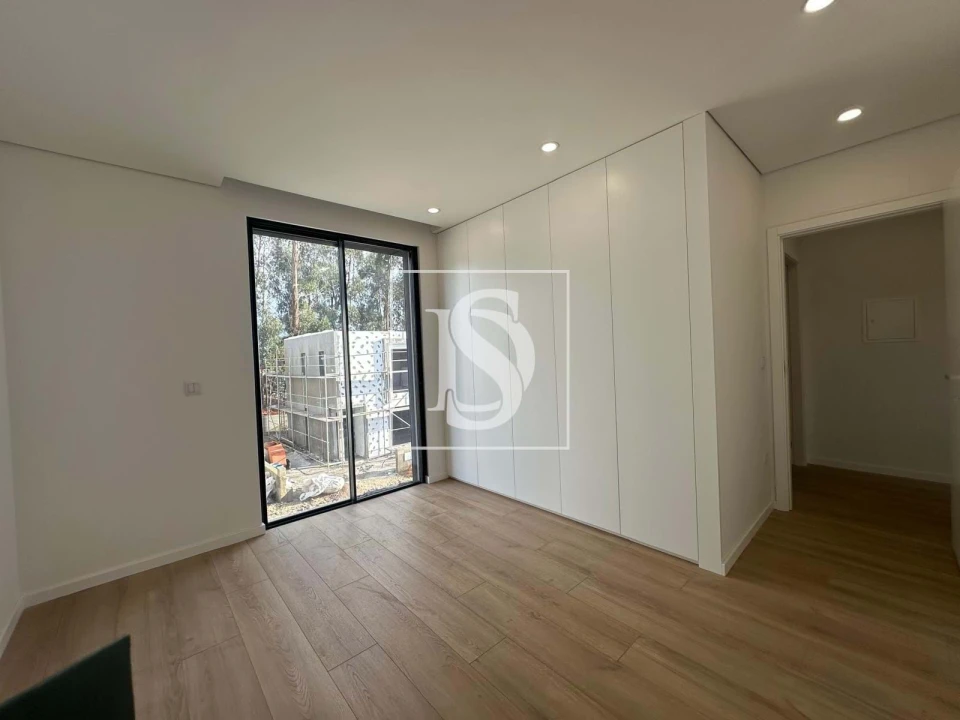 Moradia T2 para Venda em Lijo Foto 9