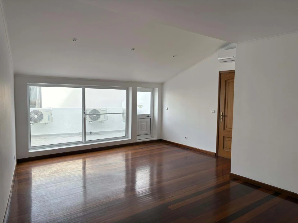 Escritório para Venda em Ponta Delgada (São Sebastião) Foto 1