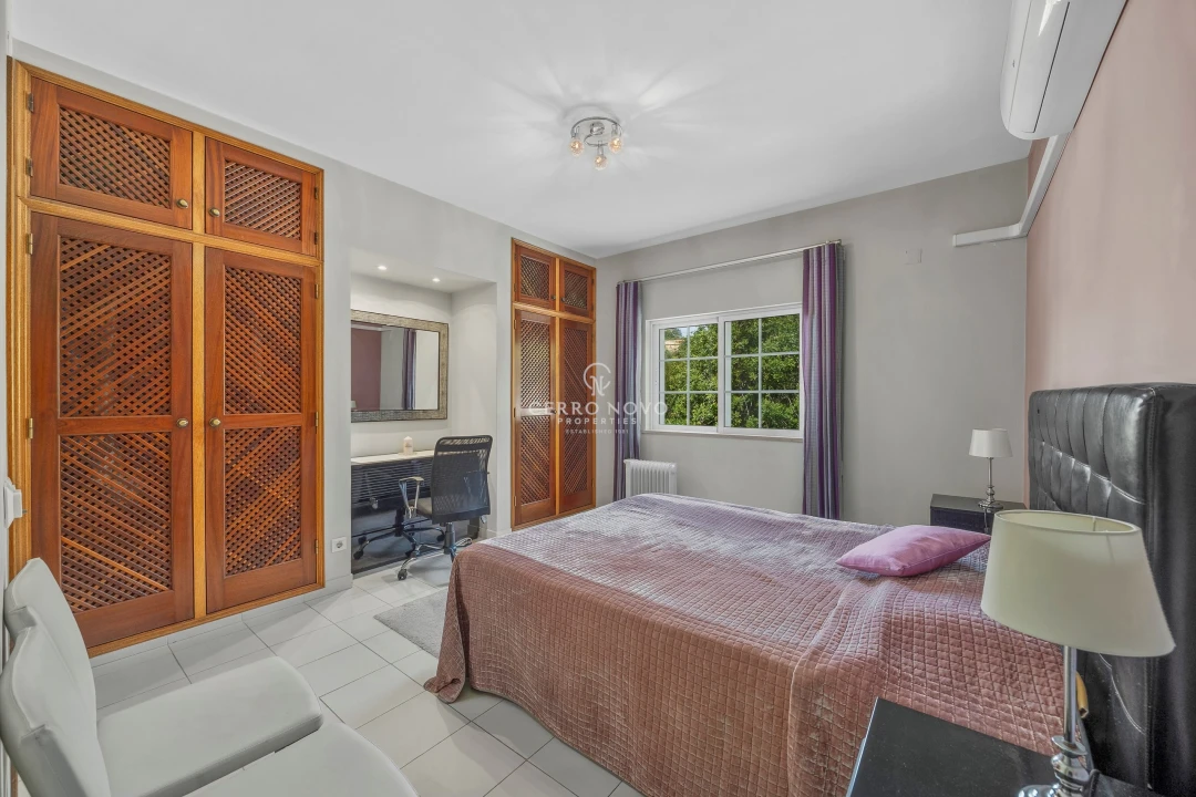 Moradia T4 para Venda em Boliqueime Foto 17