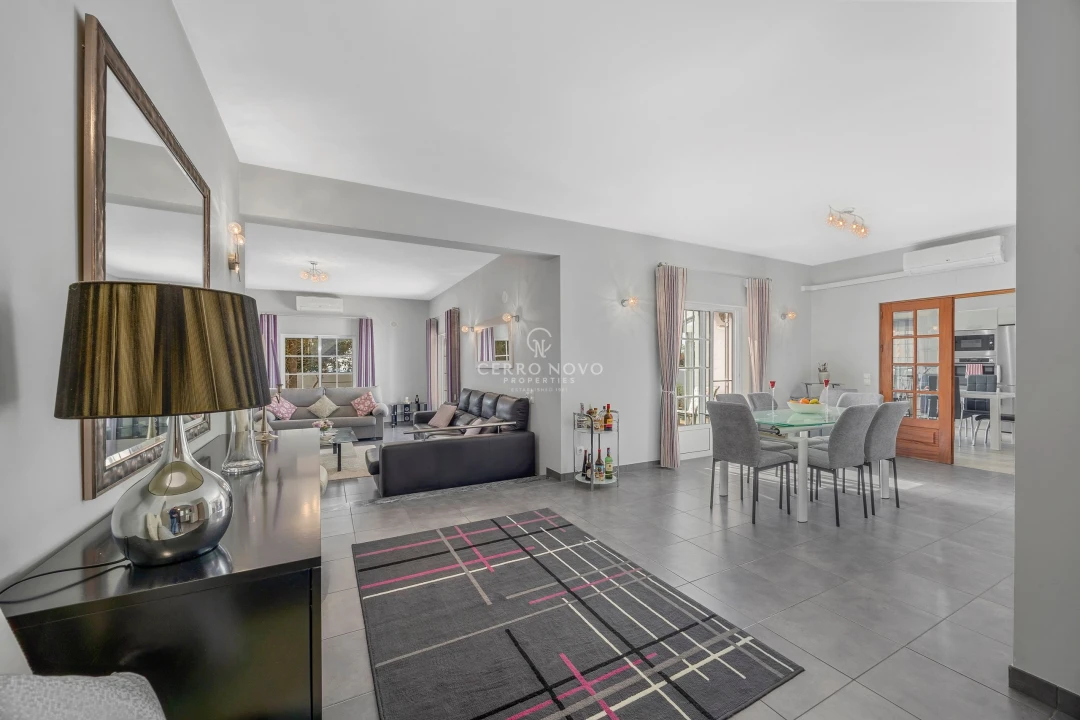 Moradia T4 para Venda em Boliqueime Foto 5