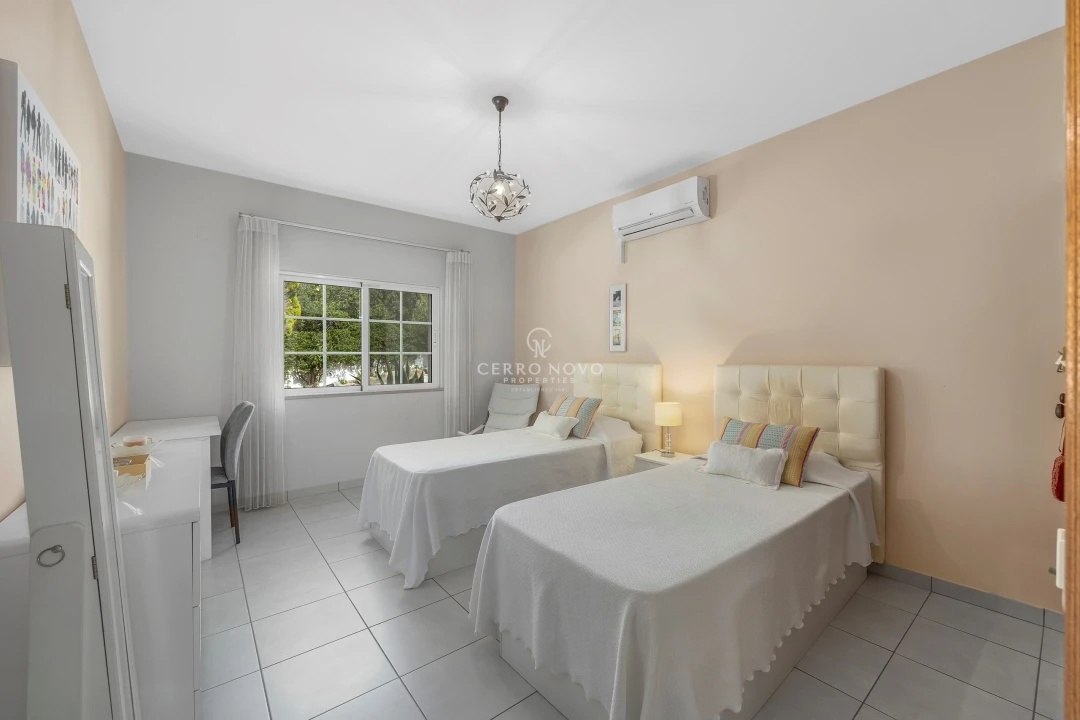 Moradia T4 para Venda em Boliqueime Foto 7