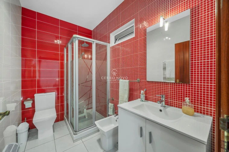 Moradia T4 para Venda em Boliqueime Foto 8