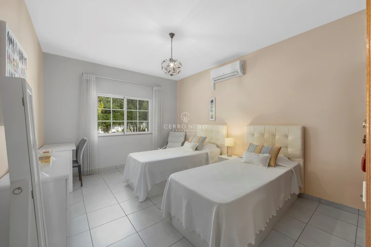 Moradia T4 para Venda em Boliqueime Foto 7