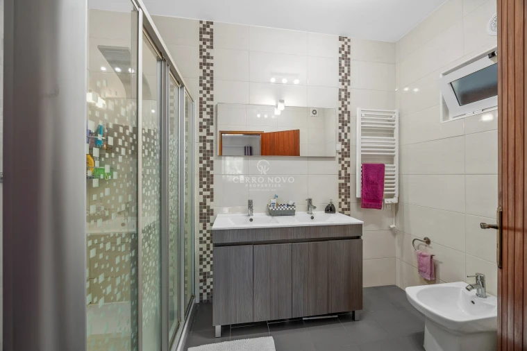 Moradia T4 para Venda em Boliqueime Foto 18