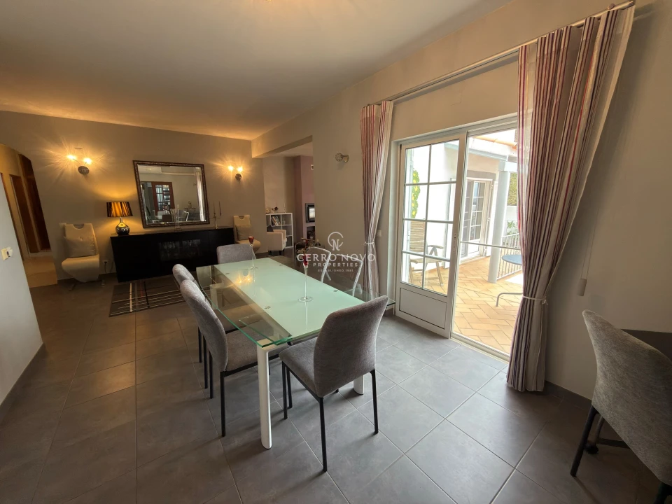 Moradia T4 para Venda em Boliqueime Foto 5