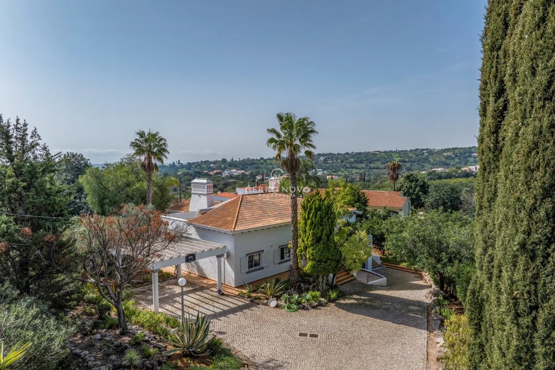 Moradia T4 para Venda em Boliqueime Foto 4