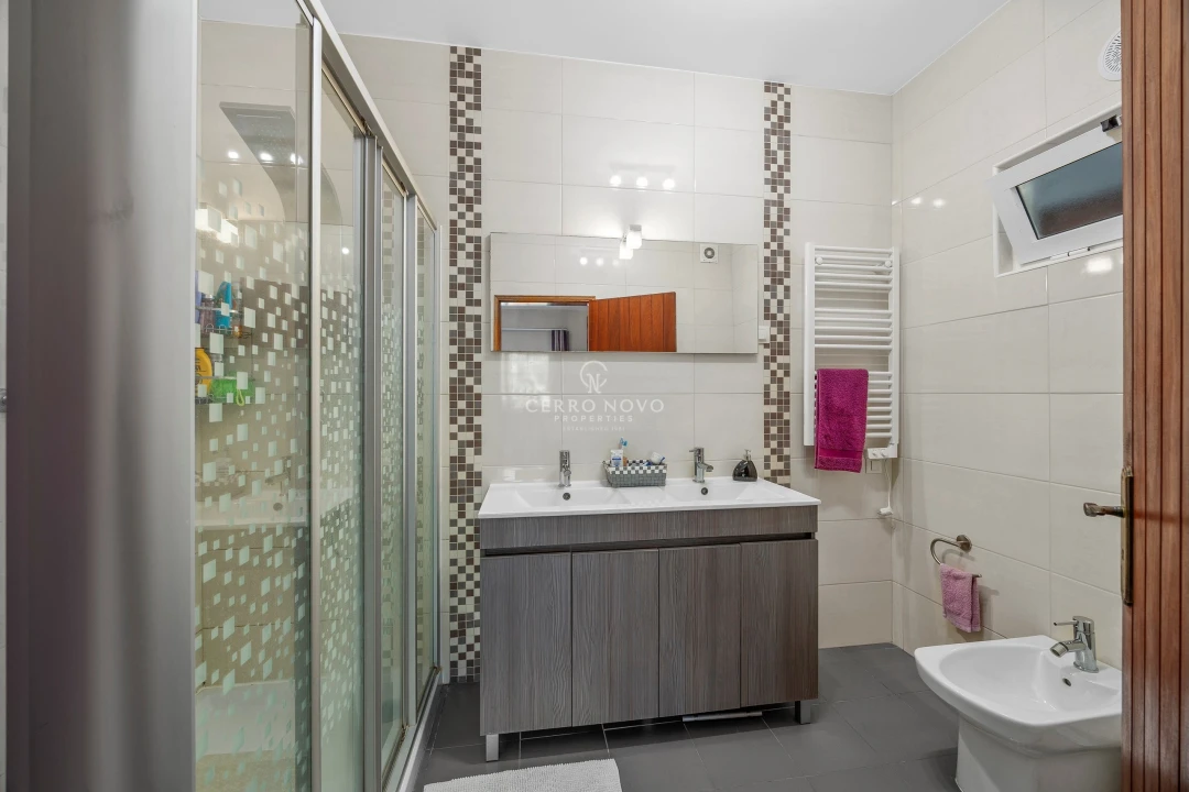 Moradia T4 para Venda em Boliqueime Foto 18