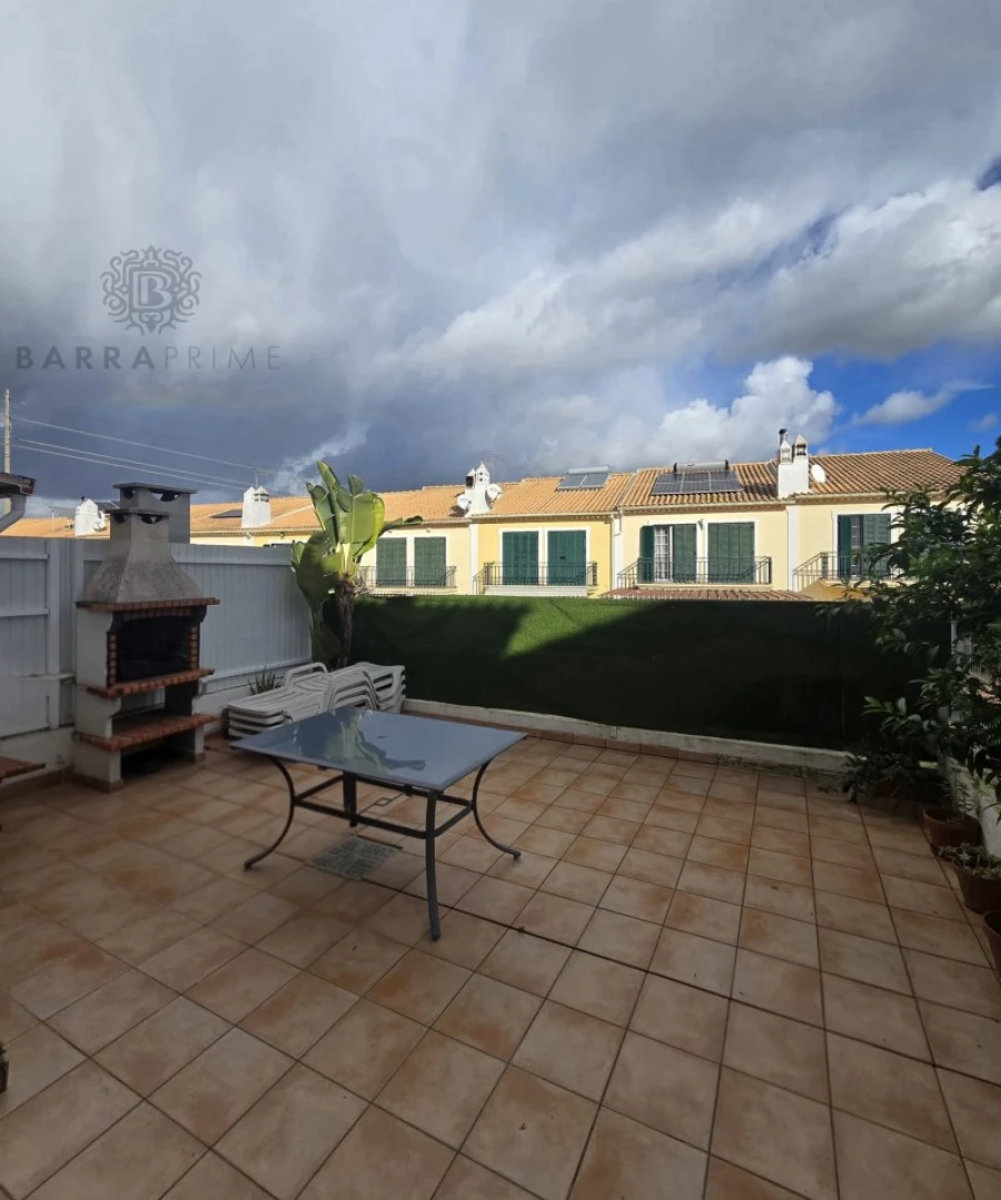 Moradia T3 para Venda em Albufeira e Olhos de Água Foto 12