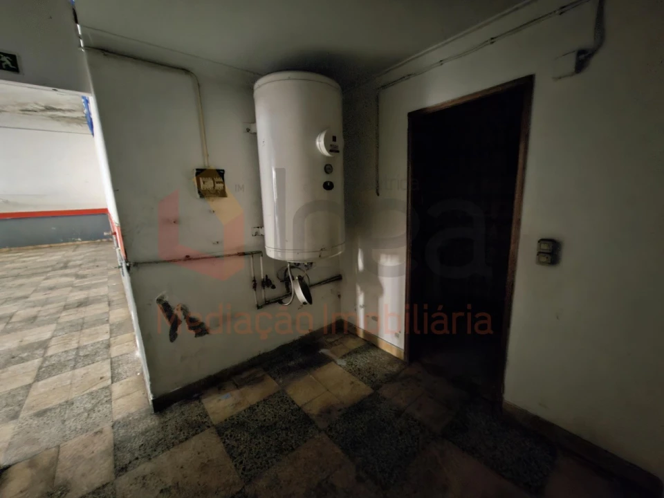 Armazém para Venda em Amora Foto 21